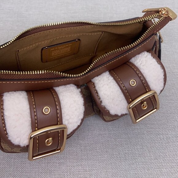 Coach Ashton Baguette In signature canvas - Picture 8 of 8